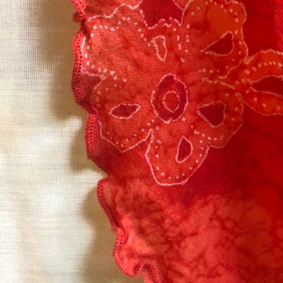 Red Flower Wrap - Picture 4 of 5